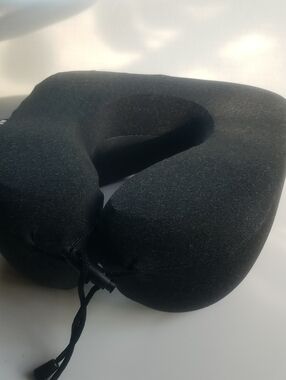 Men's Black Memory Foam Travel Neck Pillow - MLVOC.
